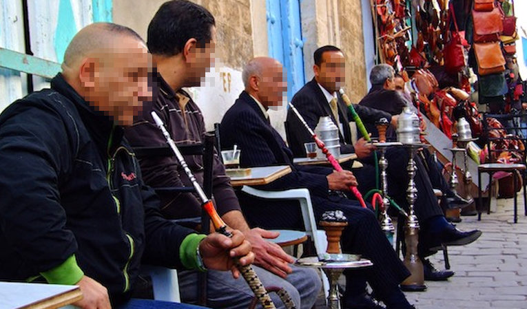 300 دينار خطية لمدخني الشيشة في المقاهي