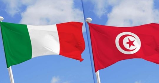 حملة كبيرة في فايسبوك : التونسيون يطالبون باغلاق الحدود والغاء الرحلات بين تونس وايطاليا